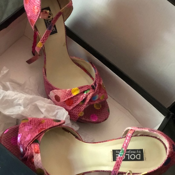 Pink Heels - Picture 6 of 6